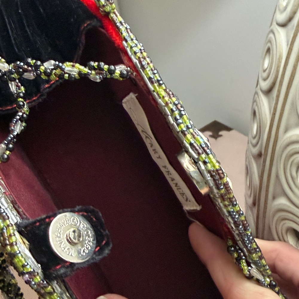 Mary Frances beaded handbag. - Picture 3 of 5